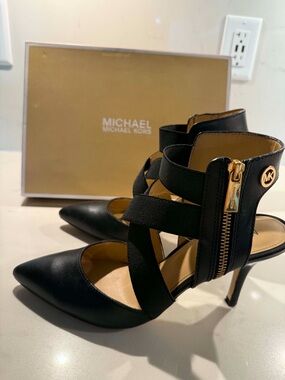 Michael Kors Black Strappy Pointed Stiletto Heels with Gold Hardware no tarnish.